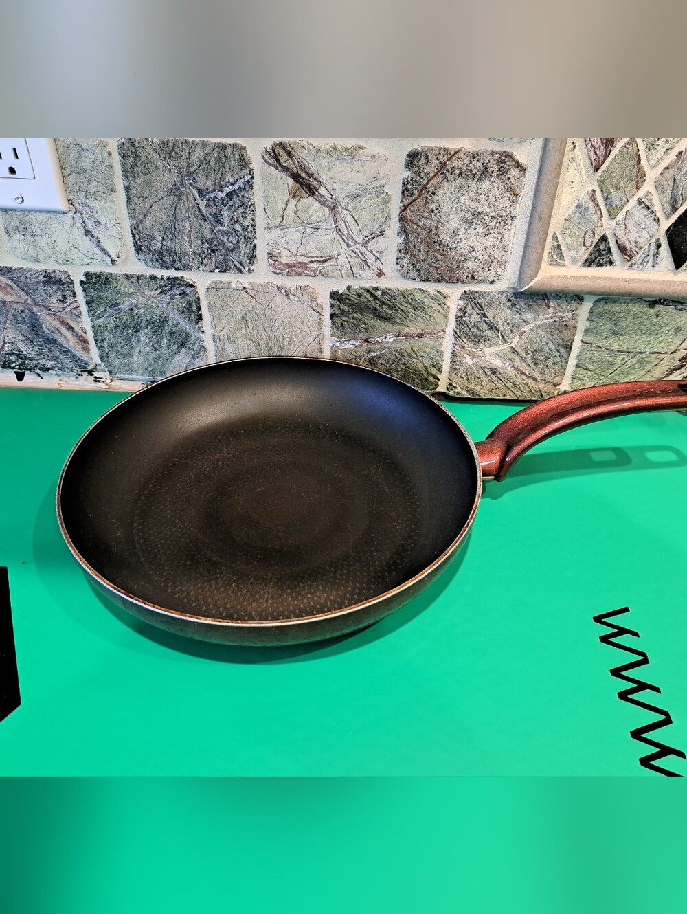 T-fal Brow n Nonstick Frying Pan - Durable Everyday Skillet 11"